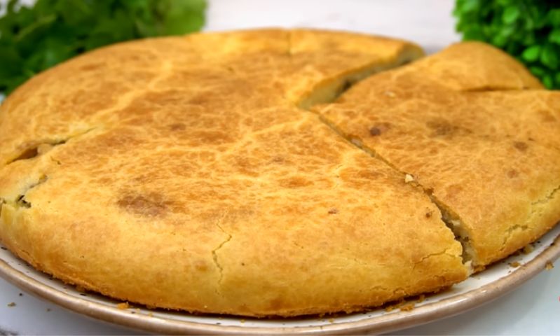 Ленивый пирог на кефире из жидкого теста без раскатывания с начинкой на выбор