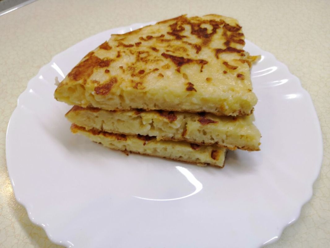 Как за считанные минуты приготовить аппетитную сырную лепешку