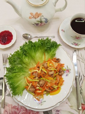 Вкусные тушеные овощи с шампиньонами: идеальное блюдо для легкого ужина