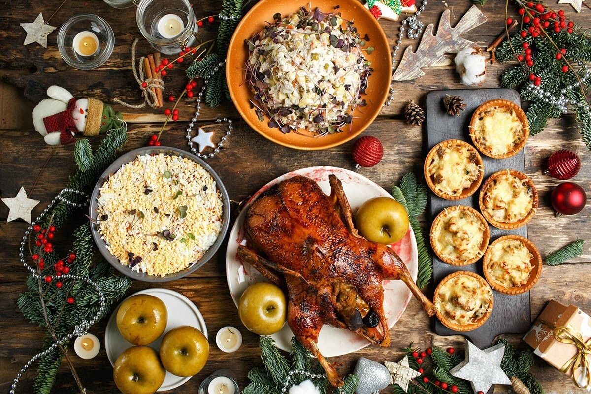 Как создать незабываемый новогодний стол на минимальный бюджет