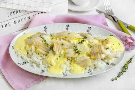 Как приготовить филе белой рыбы с рисом и домашним майонезом