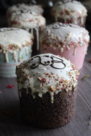 Кулич, который станет центром Пасхи