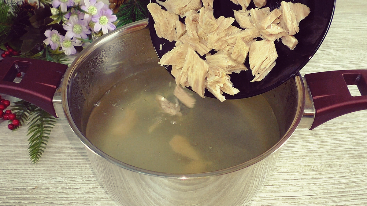 Весенний суп с зеленью: быстрый и простой рецепт