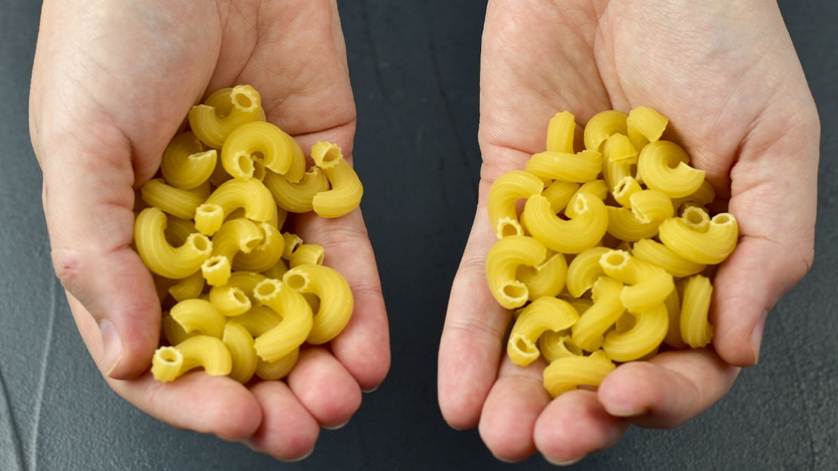 Быстрый и вкусный ужин: макароны с курицей за 20 минут