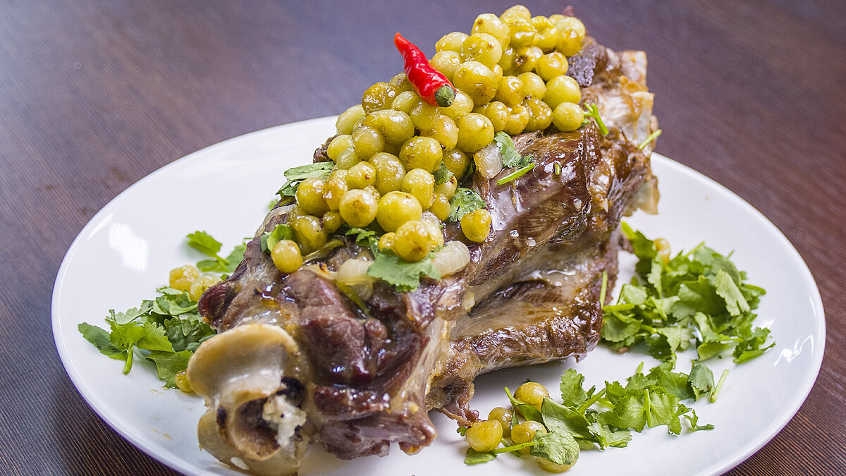 Сочные гармонии: баранина и крыжовник в одном блюде