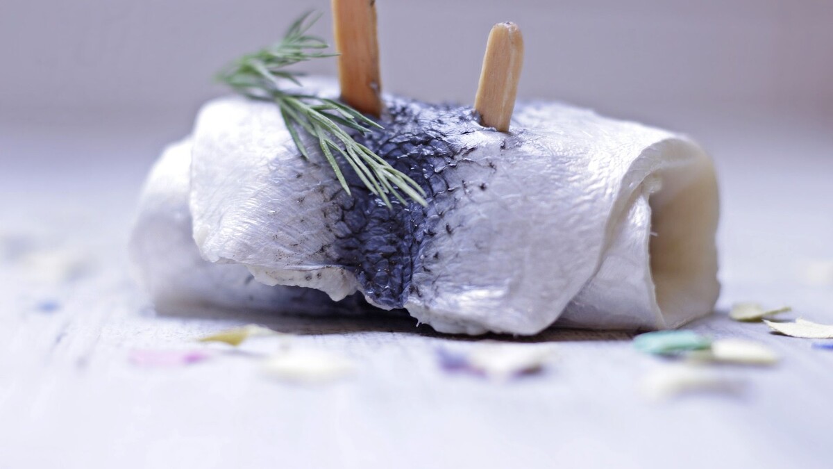 Цены на рыбу в России: сельдь, треска и скумбрия стали дешевле