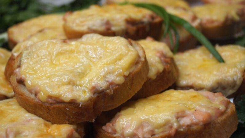 Вкусные горячие бутерброды с рыбой: быстро, просто и аппетитно