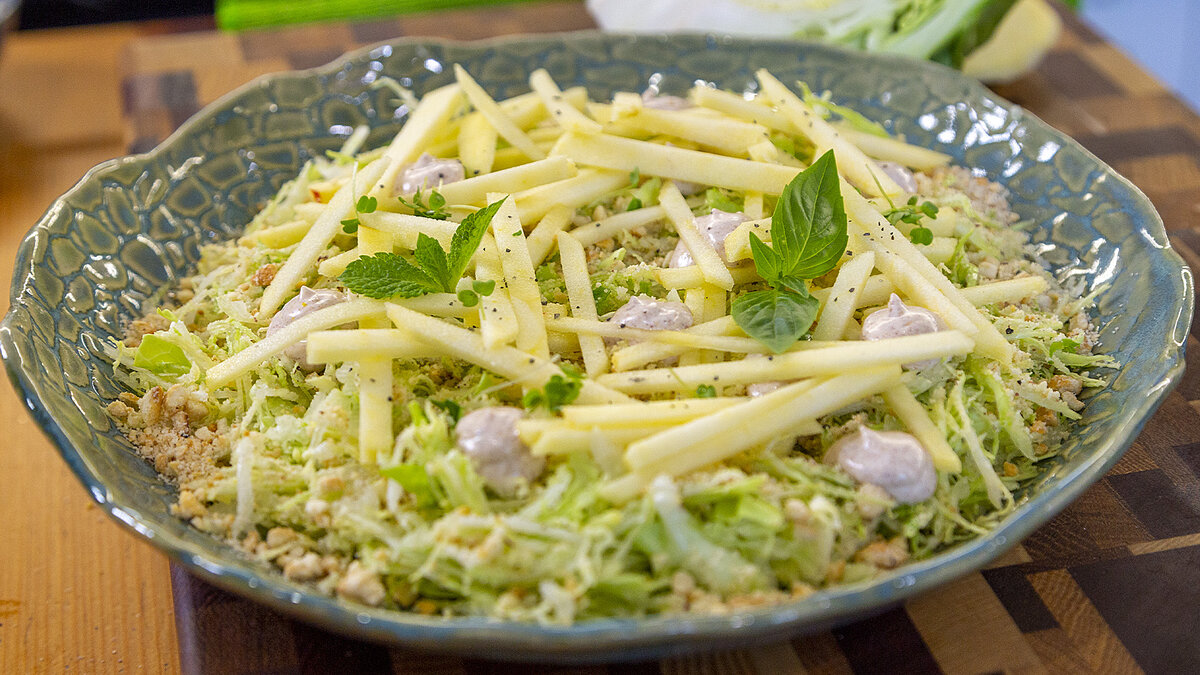 Как создать необычный салат из капусты с неожиданным вкусом