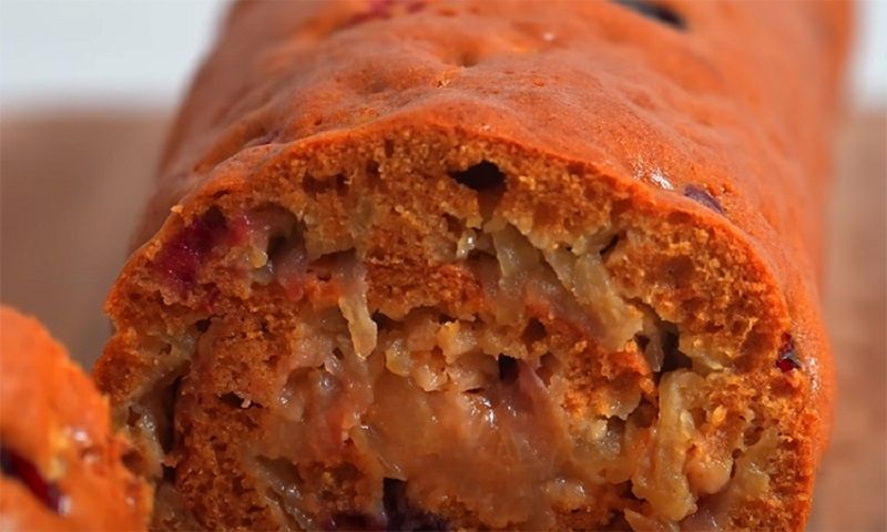 Восторг на столе: медовый яблочный рулет за 15 минут