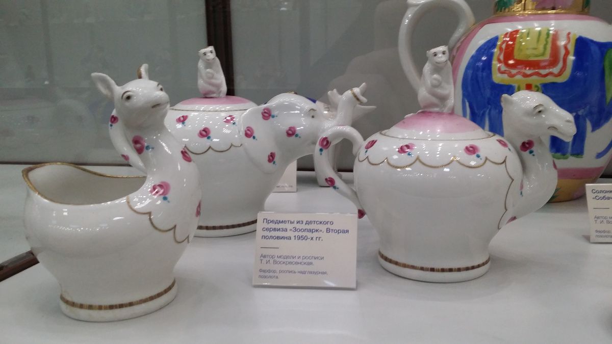 Ностальгия и изящество: уникальный сервиз Тамары Воскресенской