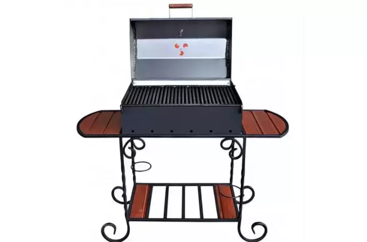 Сырная пицца и креветки на мангале