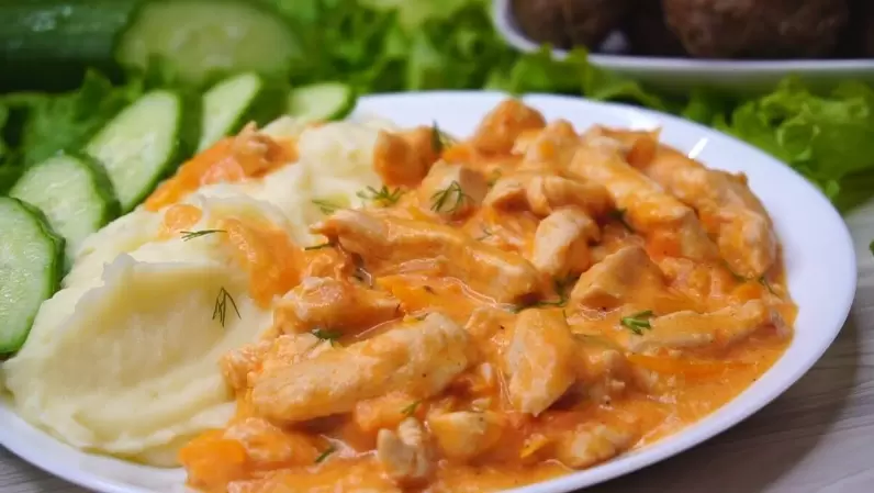 Бефстроганов из курицы: быстро и вкусно за 15 минут