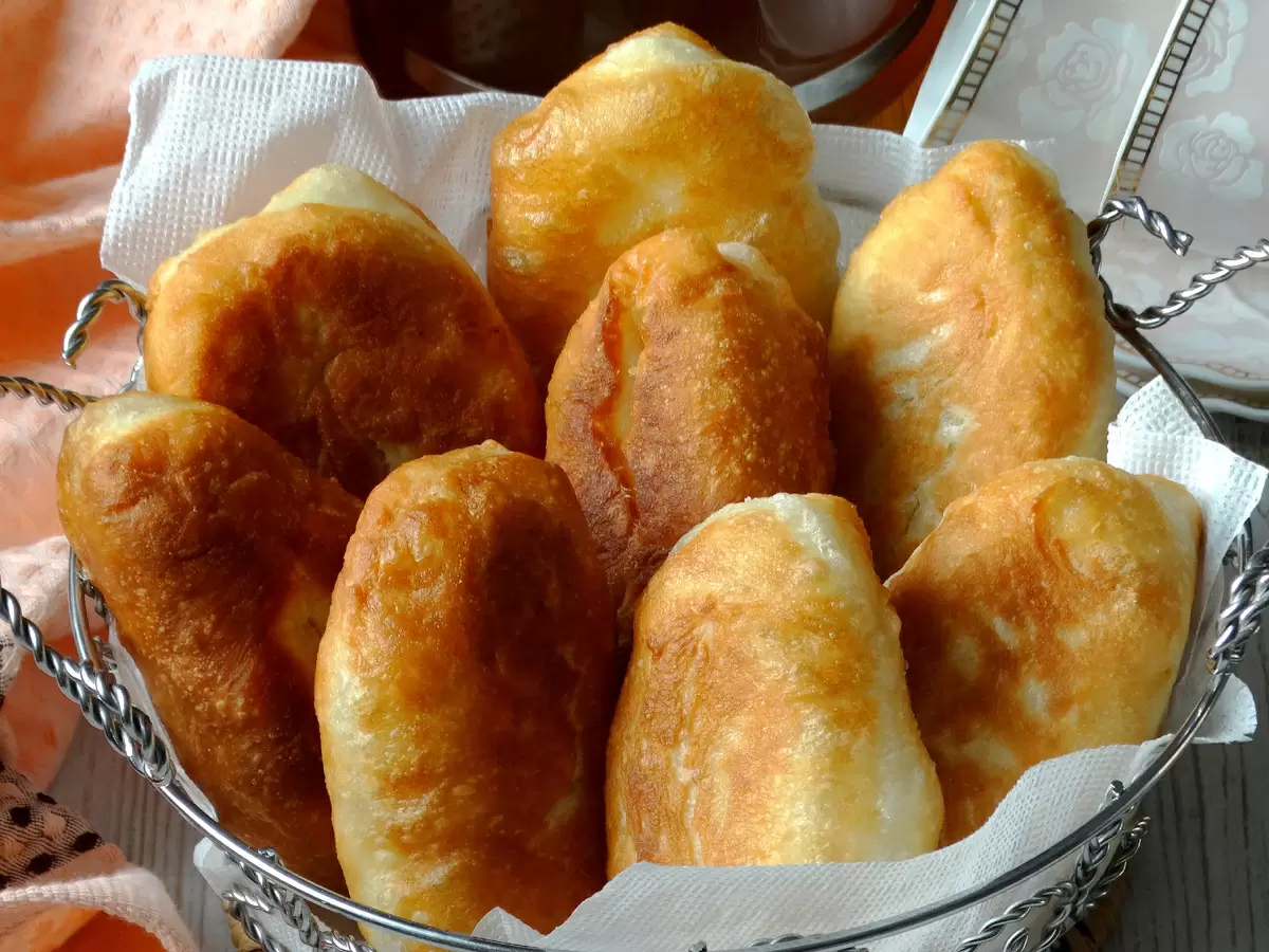 Забытый рецепт деревенских пирожков с картошкой и грибами, который стоит восстанавливать