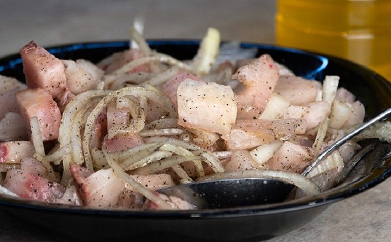Покорите вкусы Сибири: невероятный сугудай из селедки и скумбрии