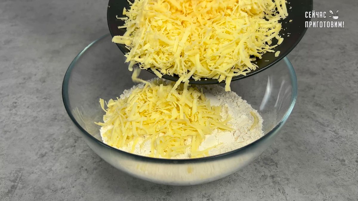 Лепешки с зеленью и сыром: готовим легко и быстро