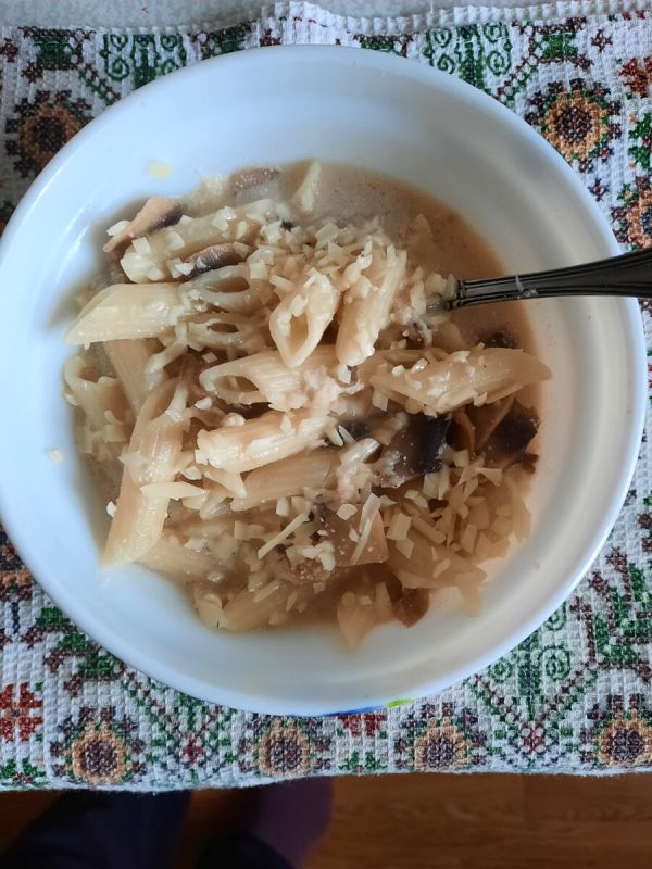 Как приготовить макароны в нежном сырно-грибном соусе