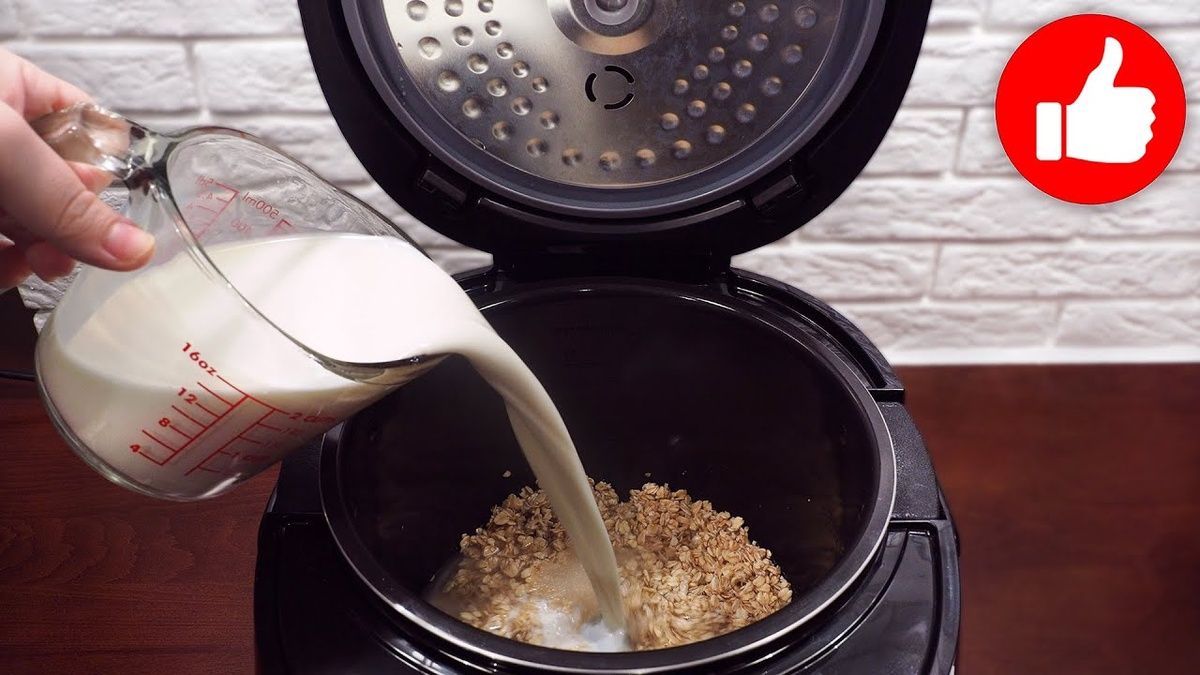 Вкусный завтрак: как приготовить молочную овсяную кашу в мультиварке