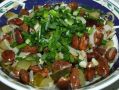 Идеальный закусочный салат с курицей и фасолью для дружеской встречи