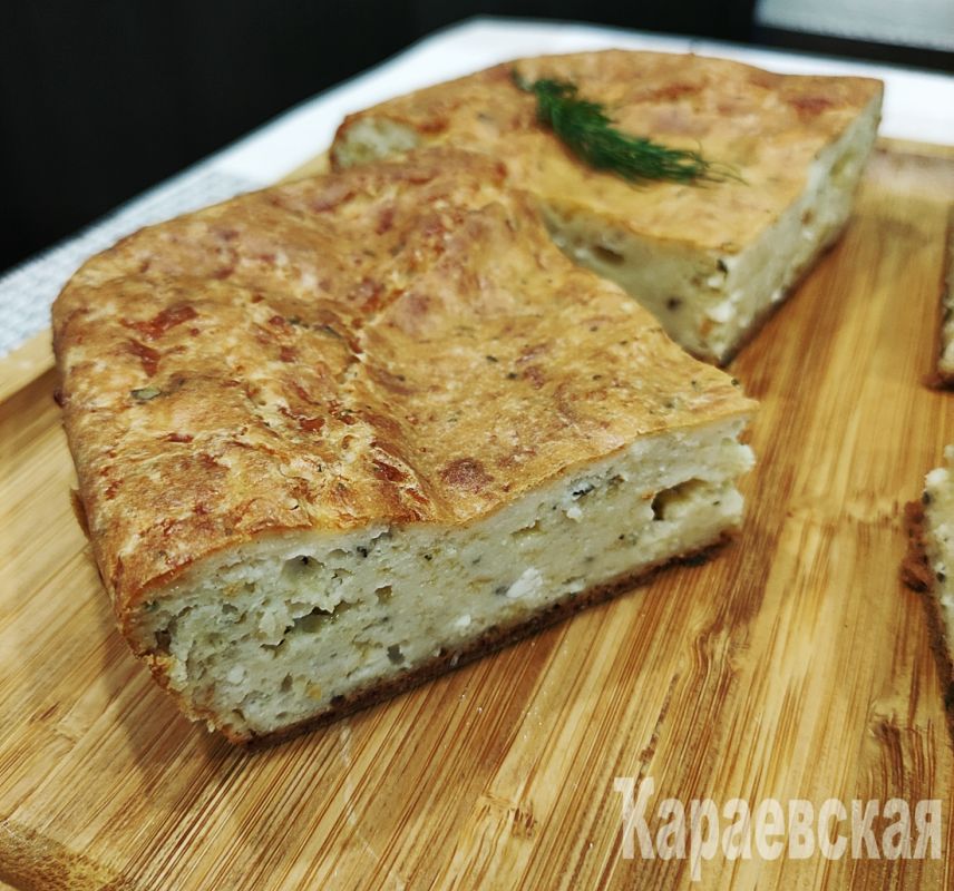 Непревзойденный сырно-творожный кето-пирог с чесноком и зеленью: как его приготовить