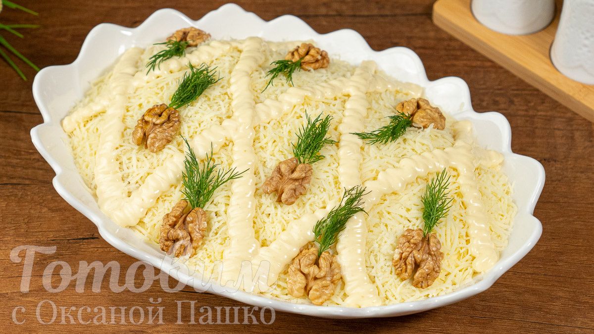 Салат Ананас: Вкусный акцент на праздничном столе
