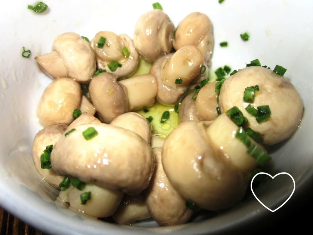 Маринованные шампиньоны: быстрый рецепт для любителей закусок