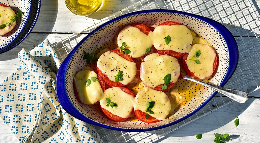 Сырные помидоры, запеченные в духовке: просто и вкусно